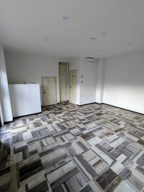 新杉田の事務所仕様店舗物件の内装