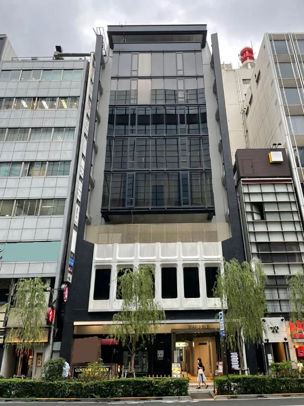 新橋のスケルトン店舗物件の外観