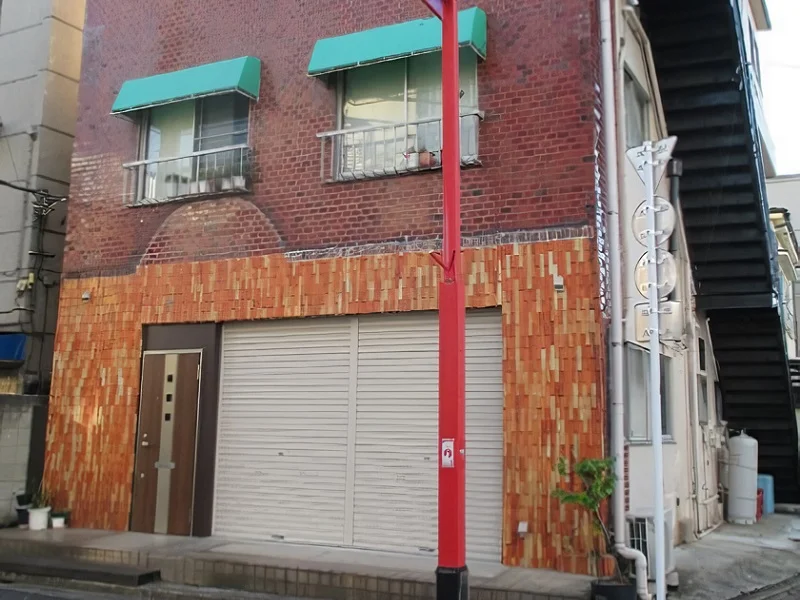 貸店舗(スケルトン)の外観