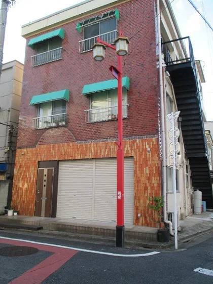 大師前のスケルトン店舗物件の外観