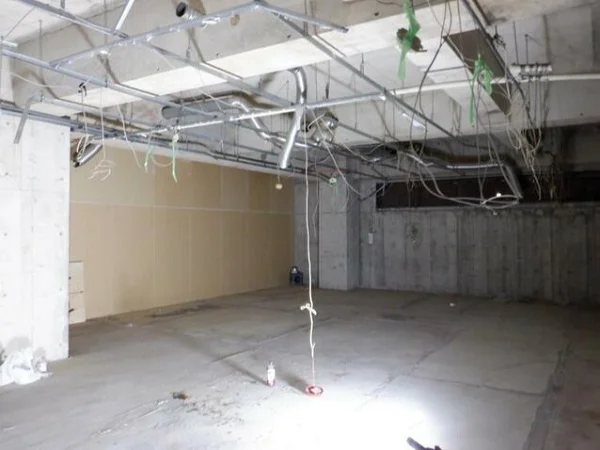 貸店舗(スケルトン)の内装