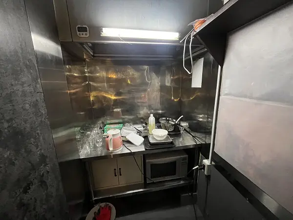 新秋津のBAR・ショットバー居抜きの厨房