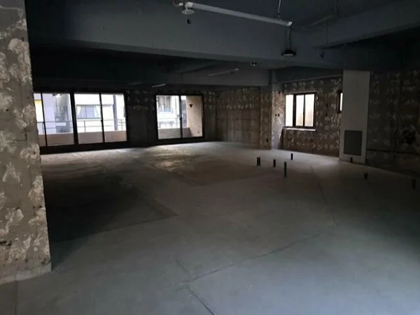 貸店舗(スケルトン)の内装