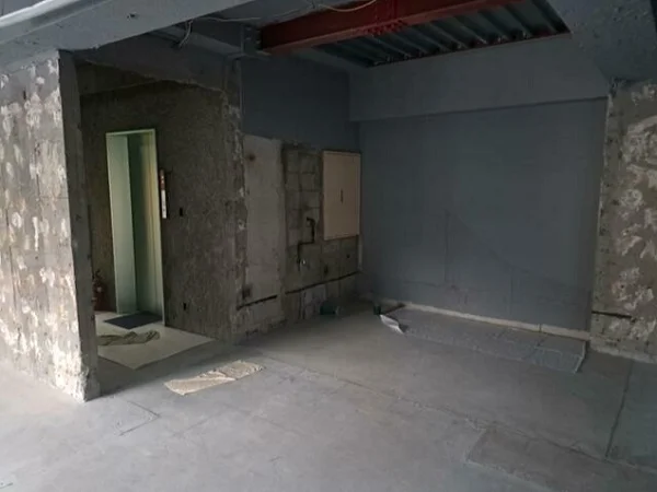 貸店舗(スケルトン)の内装