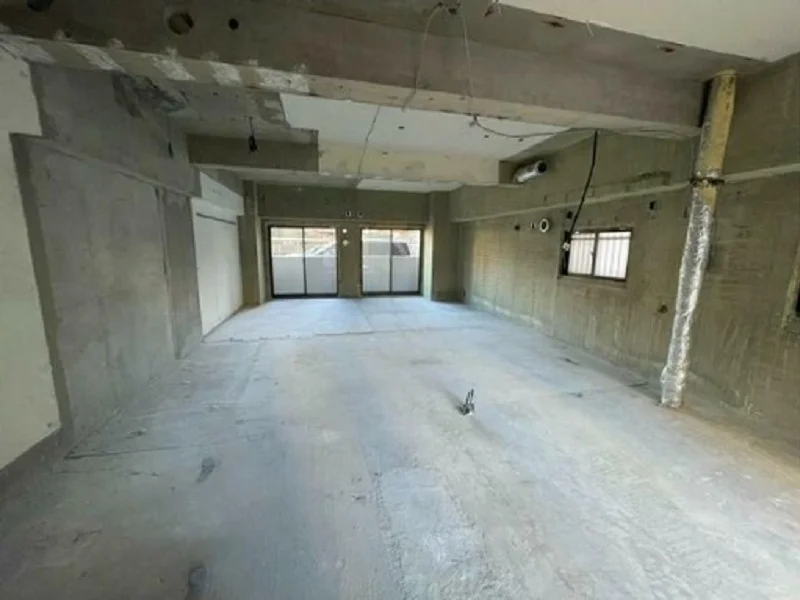 貸店舗(スケルトン)の内装