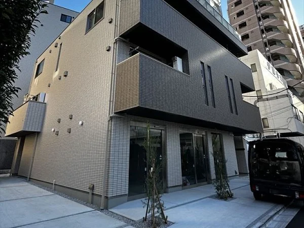 西新宿五丁目のスケルトン物件の外観