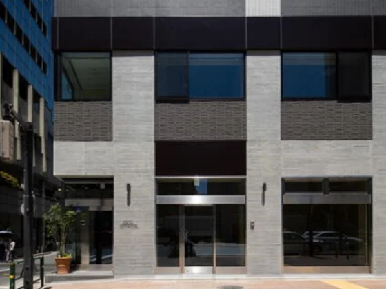 大崎広小路のスケルトン店舗物件のエントランス