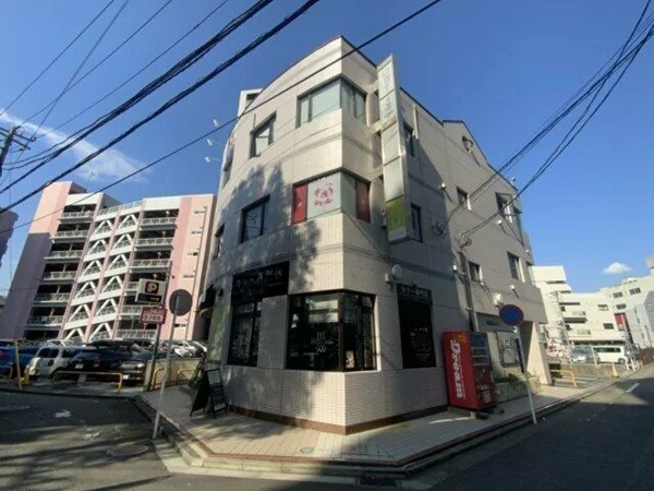 本厚木のエステ居抜きの外観