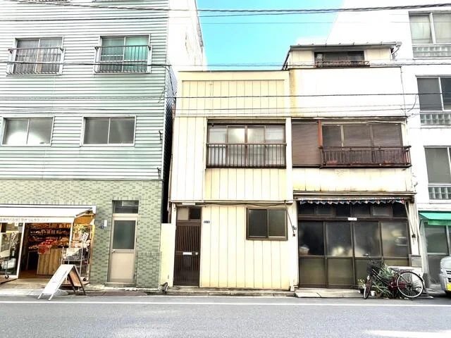 築地の事務所仕様店舗物件の外観