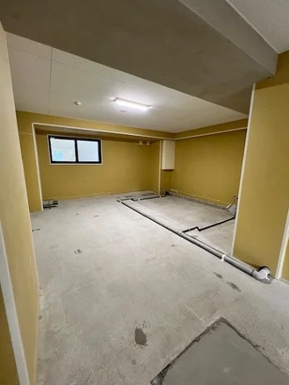 貸店舗(スケルトン)の内装