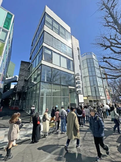 原宿のスケルトン店舗物件の外観