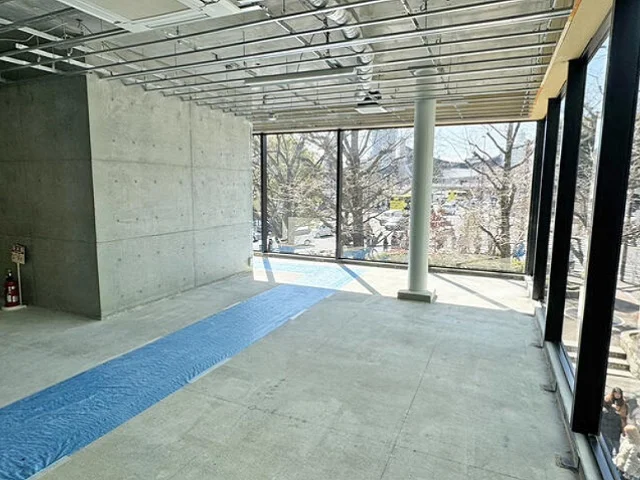 原宿のスケルトン物件の内装