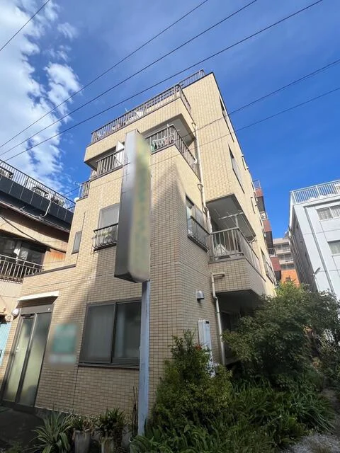 町屋の居抜き店舗の外観