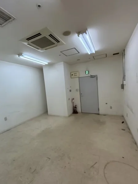 大泉学園のスケルトン店舗物件の内装