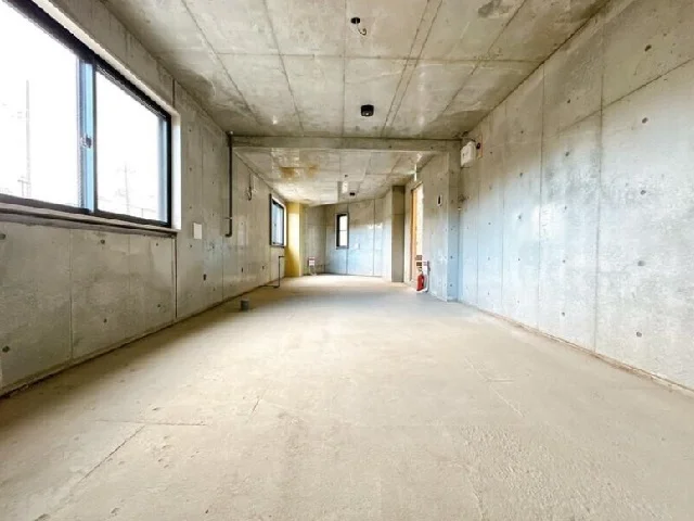 石神井公園のスケルトン店舗物件の内装