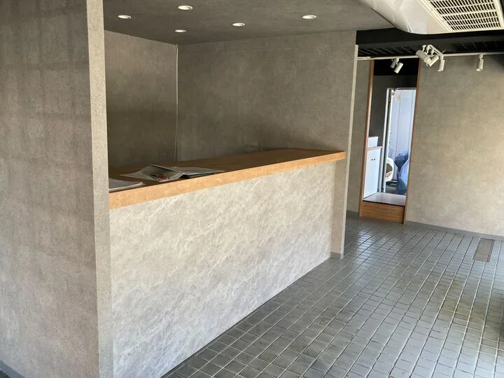 物販の居抜き物件の内装