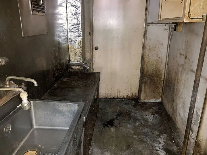 スナック・パブの居抜き物件の厨房