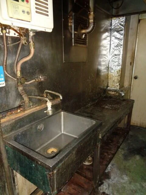 白楽のスナック・パブ居抜きの厨房