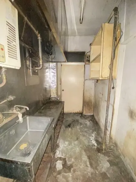 スナック・パブの居抜き物件の厨房