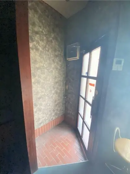 白楽の居抜き店舗のエントランス