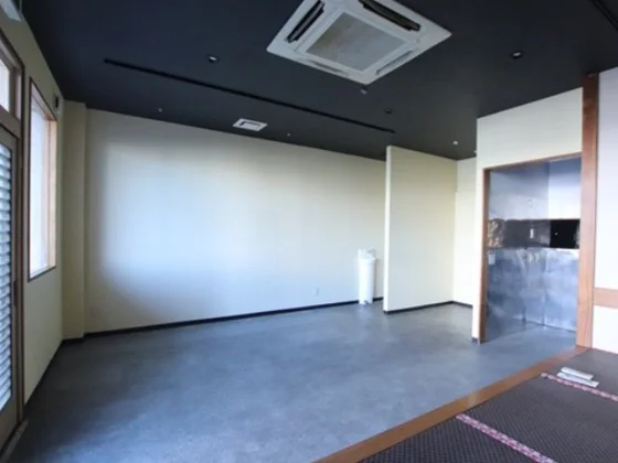 貸店舗(スケルトン)の内装