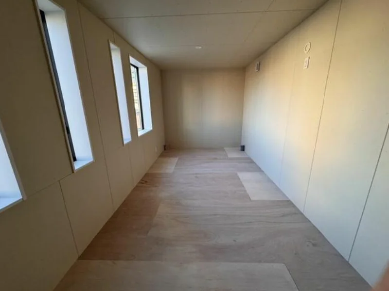 十条のスケルトン店舗物件の内装