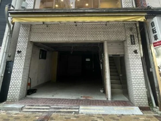 貸店舗(スケルトン)の外観