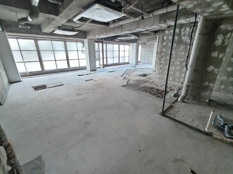 貸店舗(スケルトン)の内装