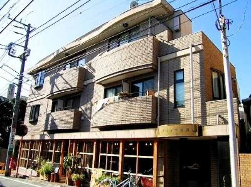 貸店舗(スケルトン)の外観