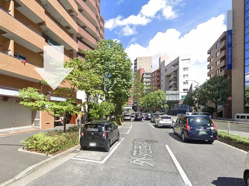 新宿御苑前のスケルトン店舗物件の外観