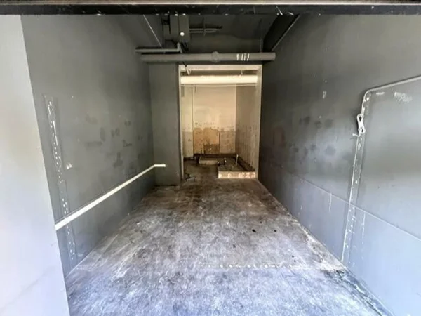 貸店舗(スケルトン)の内装