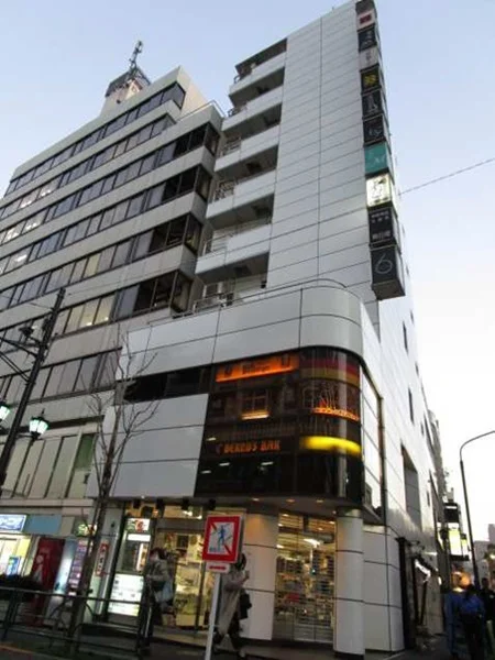 六本木の事務所仕様店舗物件の外観