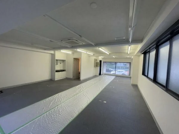 貸店舗(事務所仕様)の内装