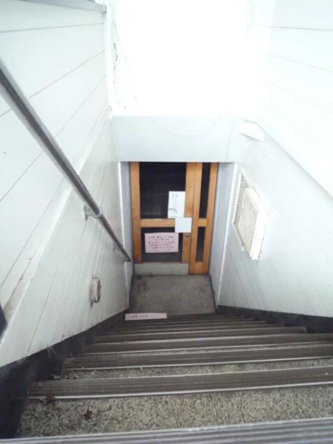 貸店舗(スケルトン)のエントランス