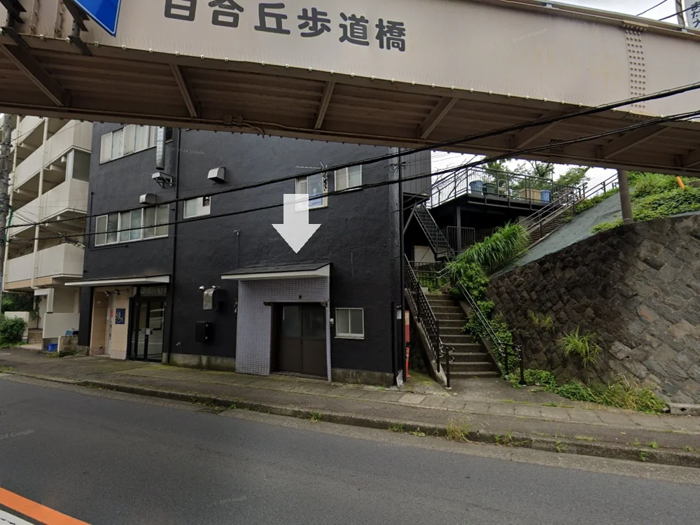 百合ヶ丘の事務所仕様店舗物件の外観