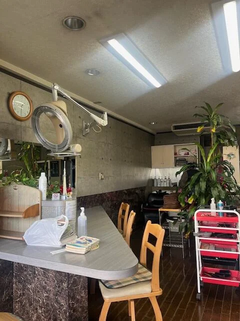 美容室・理容室の居抜き物件の内装