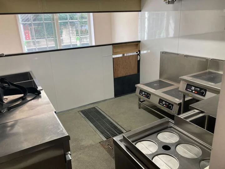 ラーメンの居抜き物件の厨房