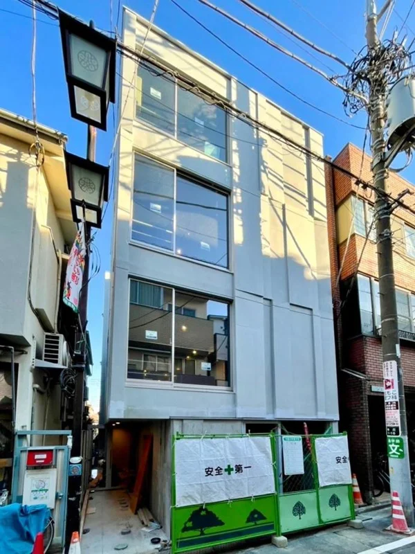 貸店舗(スケルトン)の外観