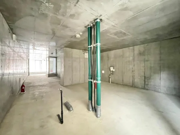 貸店舗(スケルトン)の内装