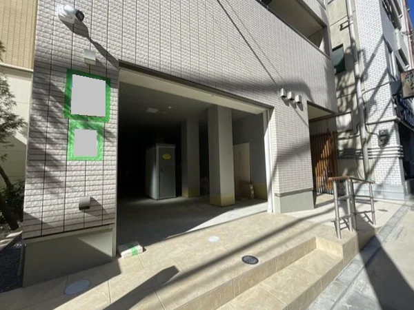 本郷三丁目のスケルトン店舗物件の外観