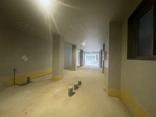 本郷三丁目のスケルトン店舗物件の内装