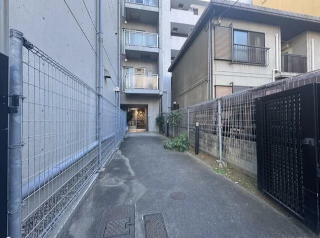 蔵前の事務所仕様物件のエントランス