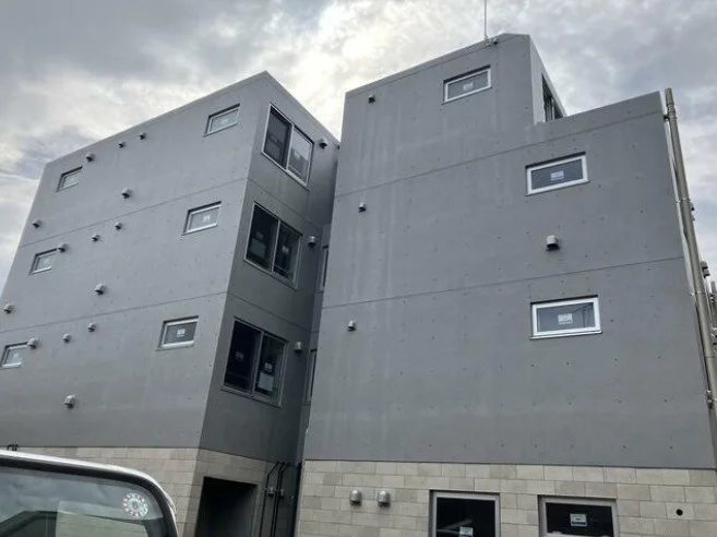 白楽のスケルトン店舗物件の外観