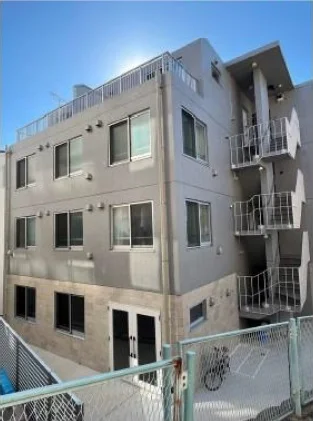 白楽のスケルトン店舗物件の外観