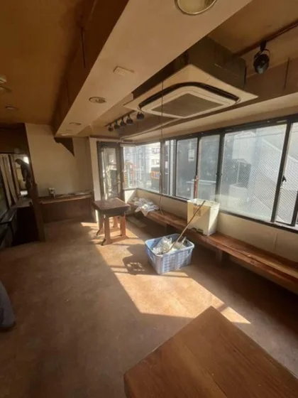 貸店舗(スケルトン)の内装