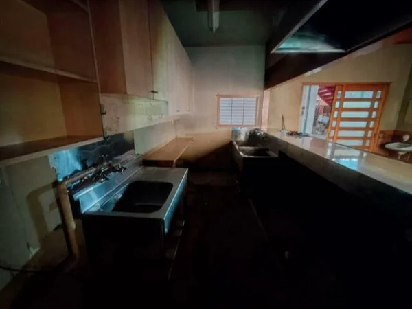 若葉の居抜き店舗の厨房