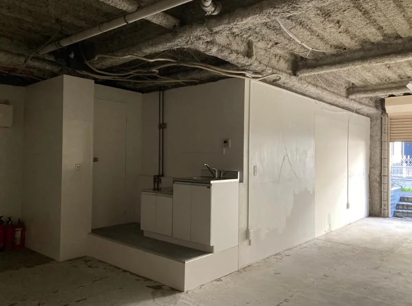 貸店舗(スケルトン)の内装