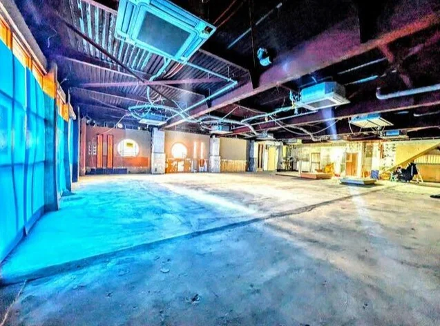 貸店舗(スケルトン)の内装