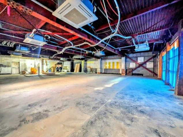 西大島のスケルトン店舗物件の内装