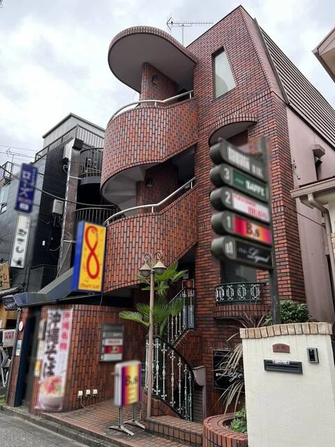 小作のスナック・パブ居抜きの外観